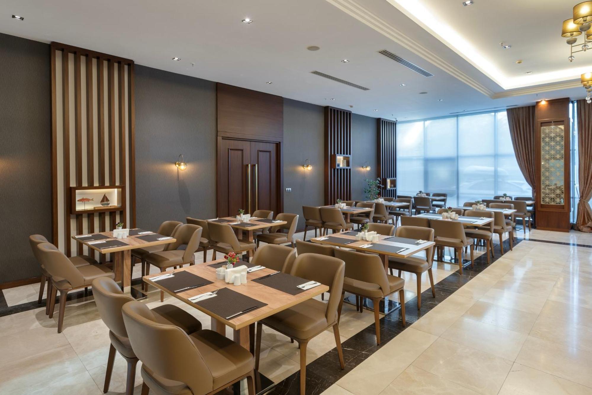 Miracle Istanbul Asia Airport Hotel & Spa Exterior photo The restaurant