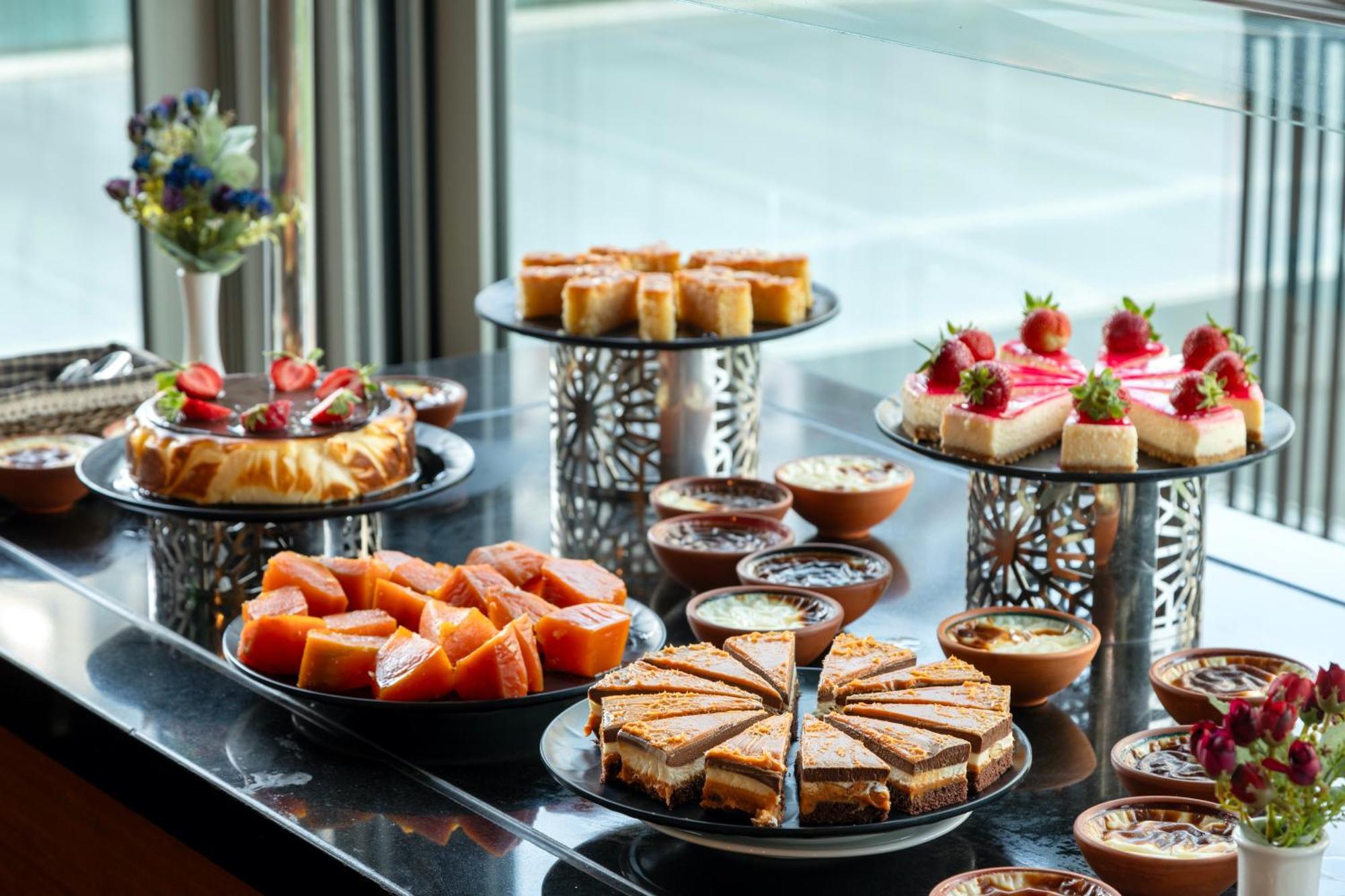 Miracle Istanbul Asia Airport Hotel & Spa Exterior photo A selection of desserts